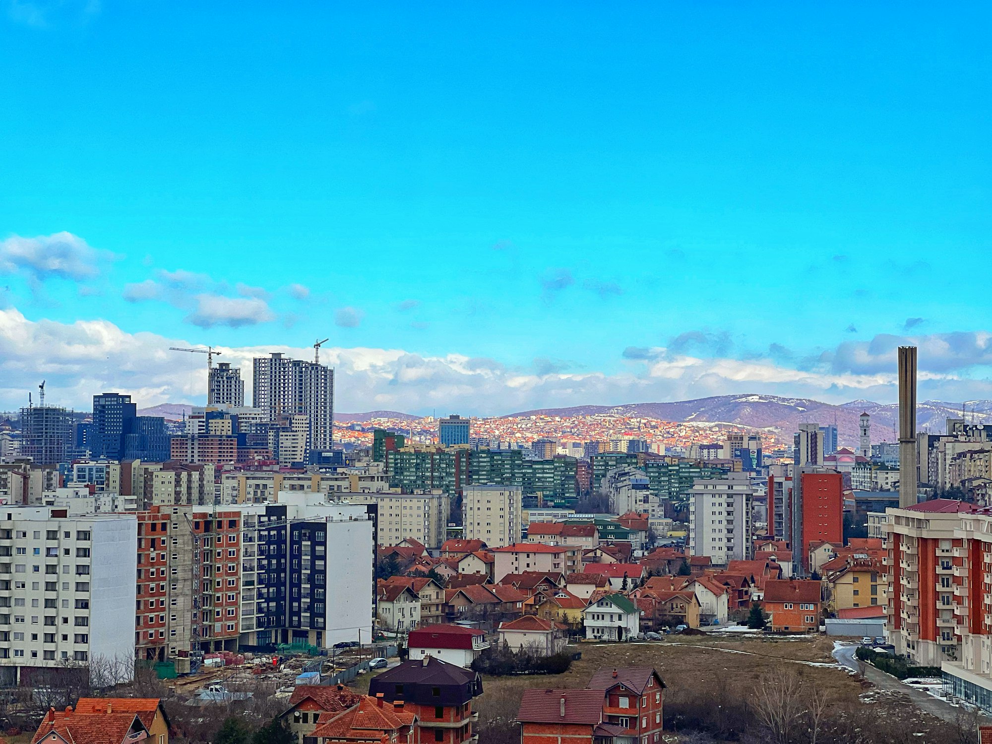Pamje e Prishtinës, kryeqytetit të Kosovës